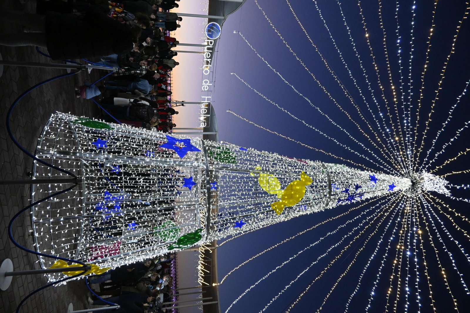 Alumbrado del Puerto de Huelva, en imágenes