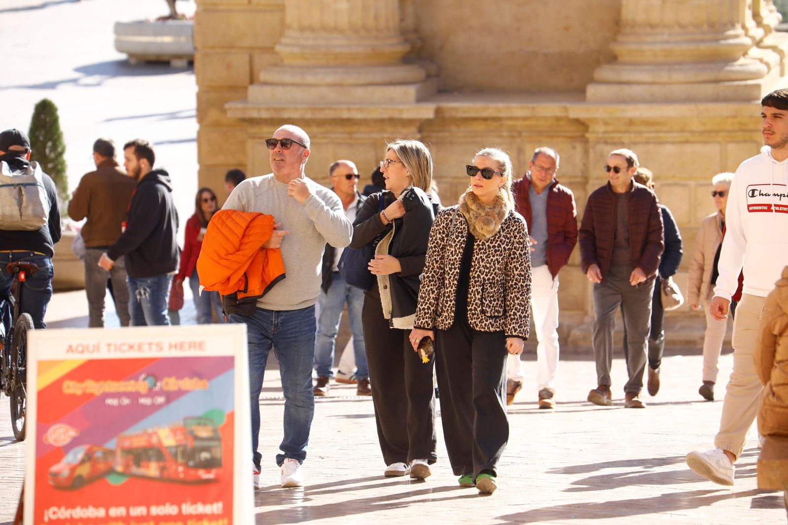 Córdoba se llena de turistas en el puente de la Constitución, en imágenes