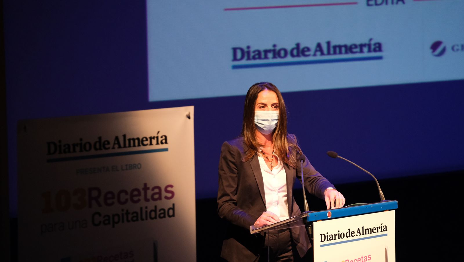 Fotogalería presentación libro '103 Recetas para una Capitalidad'. Almería