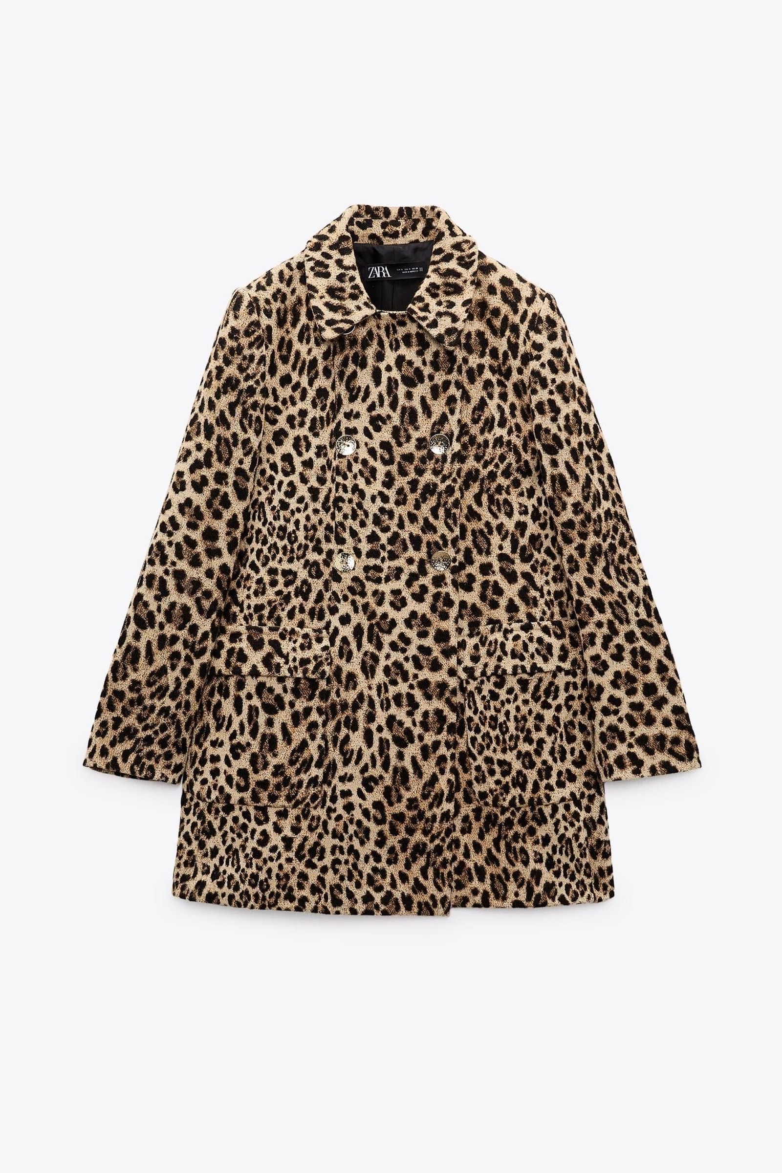 Abrigo en animal print de Zara.