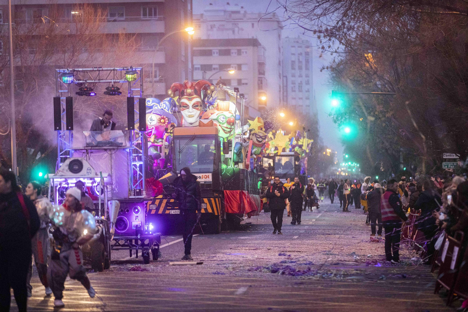 La Cabalgata Magna del Carnaval de Cádiz 2024, en imágenes
