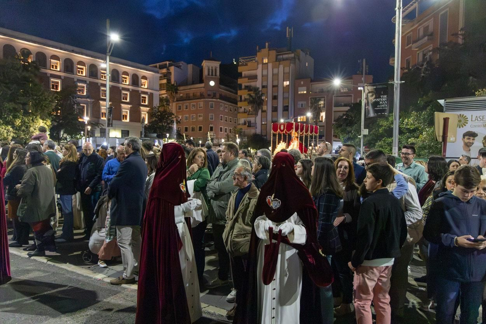 Los jiennenses arropan a las tres cofradías de la tarde en un Domingo de Ramos más caluroso de lo esperado (II)