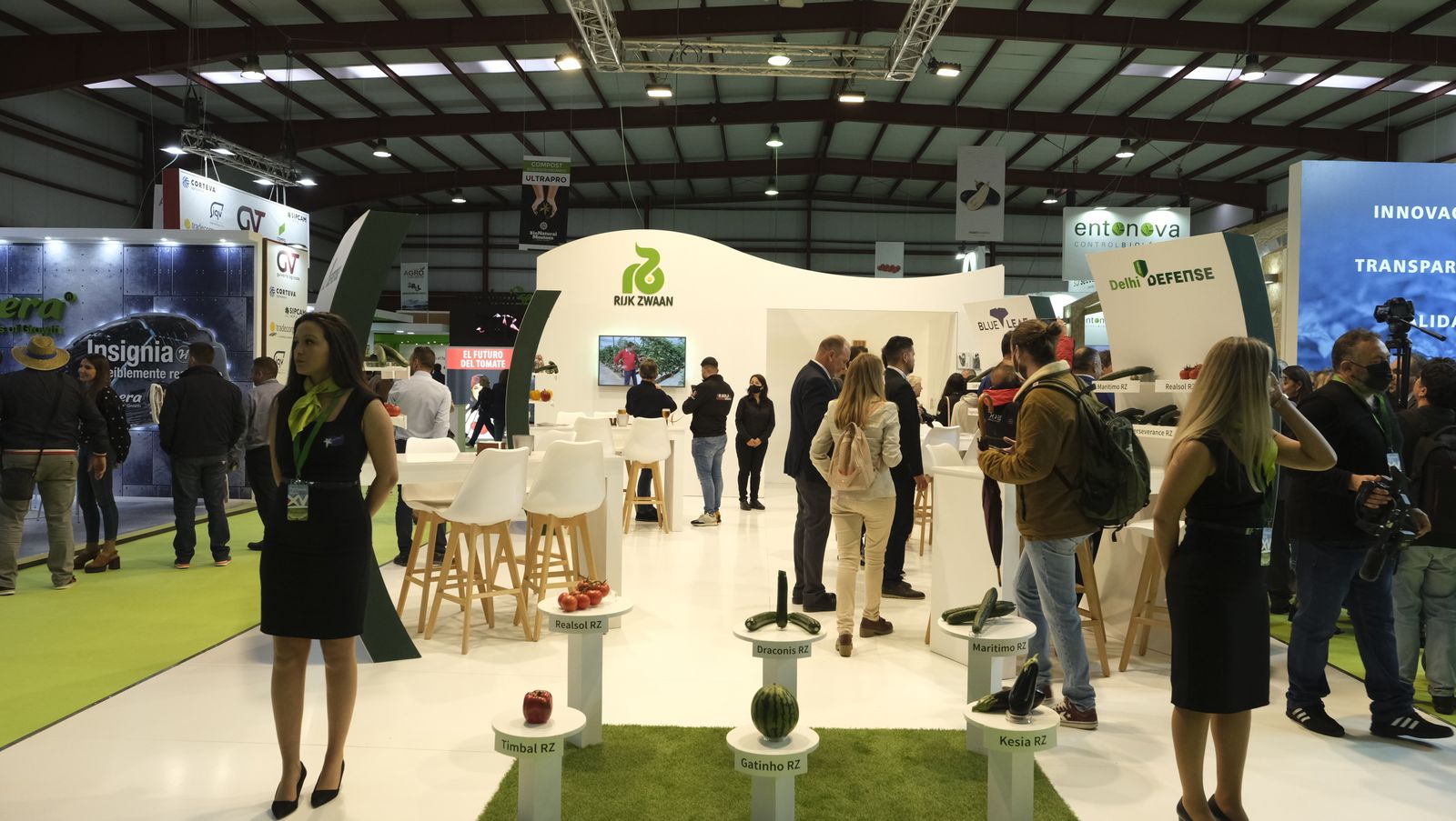 Imágenes del primer día de Expolevante Níjar.