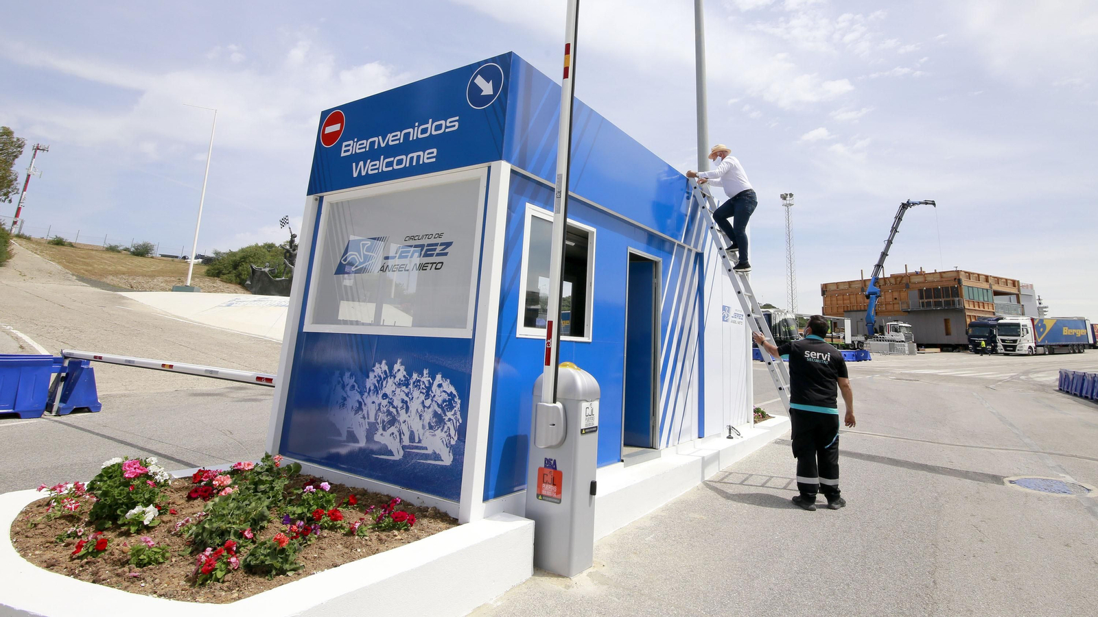 Preparativos en el Circuito de Jerez - Ángel Nieto