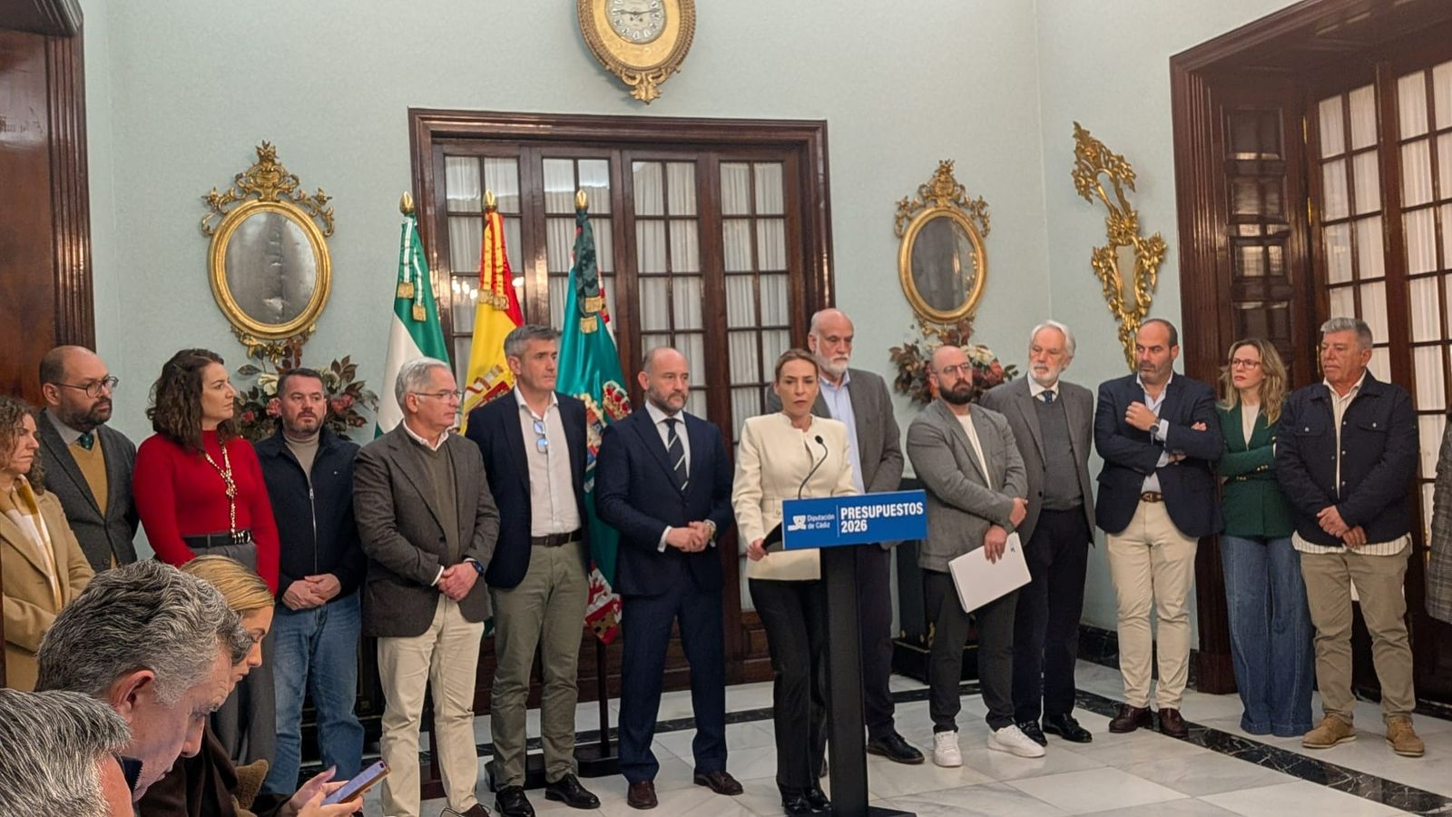 Presentación de los presupuestos de la Diputación de Cádiz, con buena parte del equipo de gobierno provincial.