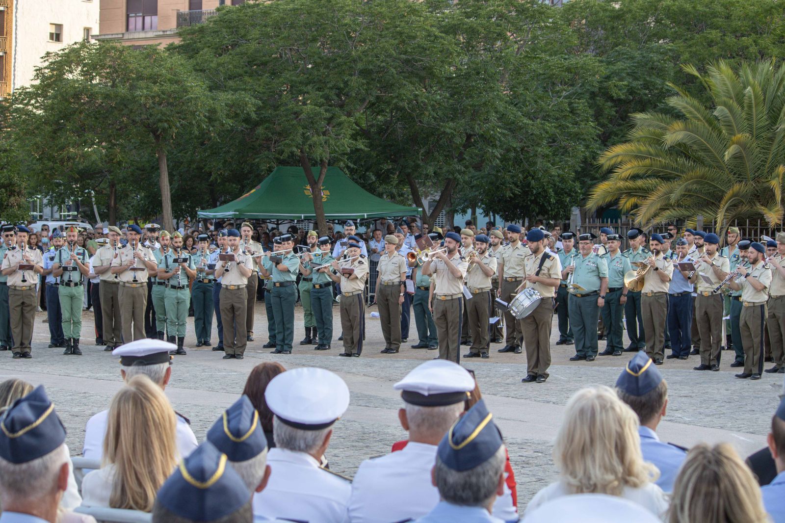 Las bandas de música se lucen antes del Día de las Fuerzas Armadas en Granada
