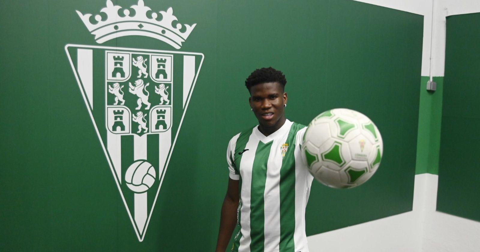 Marvel, en su presentación con el Córdoba CF.
