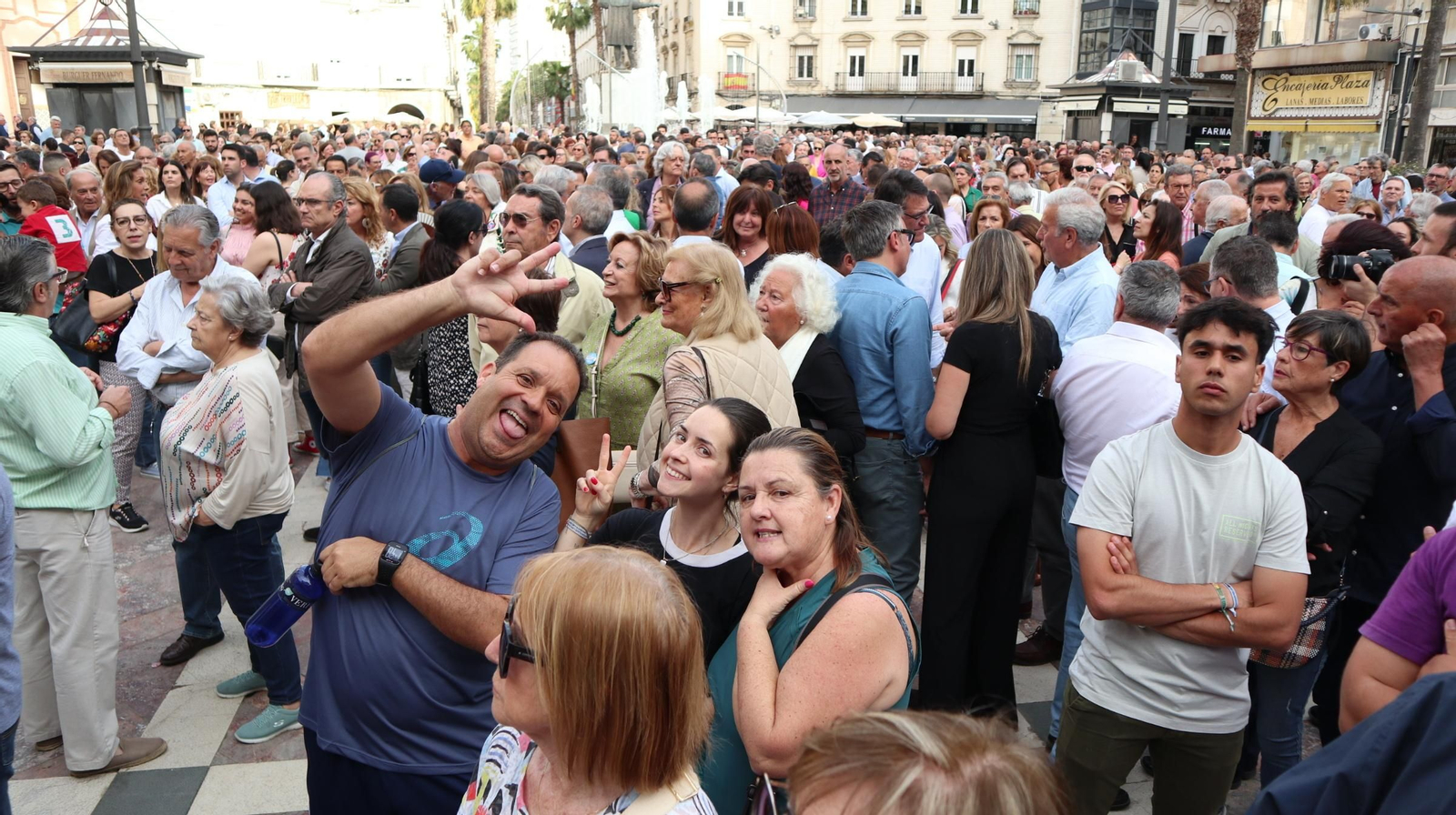 Imágenes de la concentración por las infraestructuras para Huelva