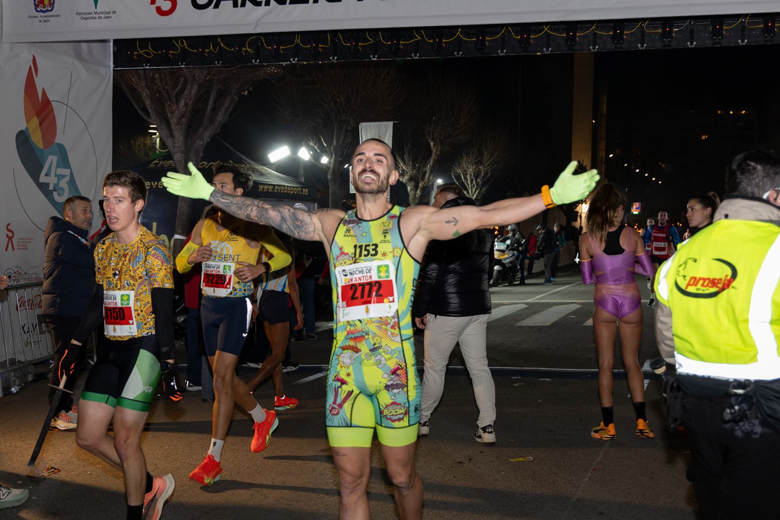 En imágenes: búscate en tu llegada a meta de la Carrera de San Antón 2026 (21)