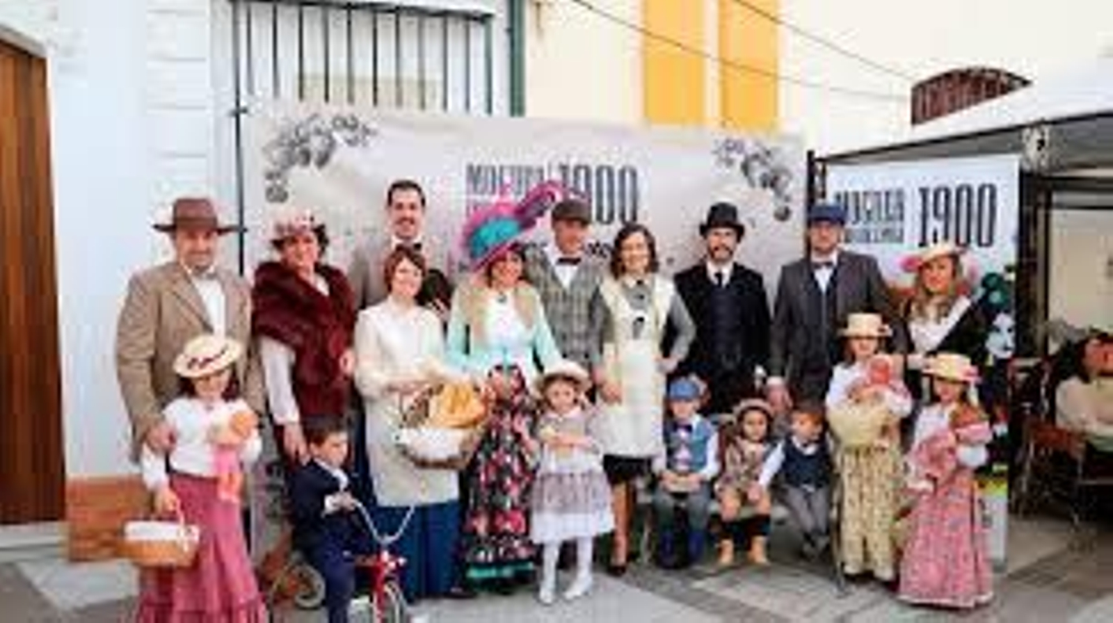 El viaje es de fin de semana y el precio de la reserva es de 85 euros El viaje es de fin de semana y el precio de la reserva es de 85 euros