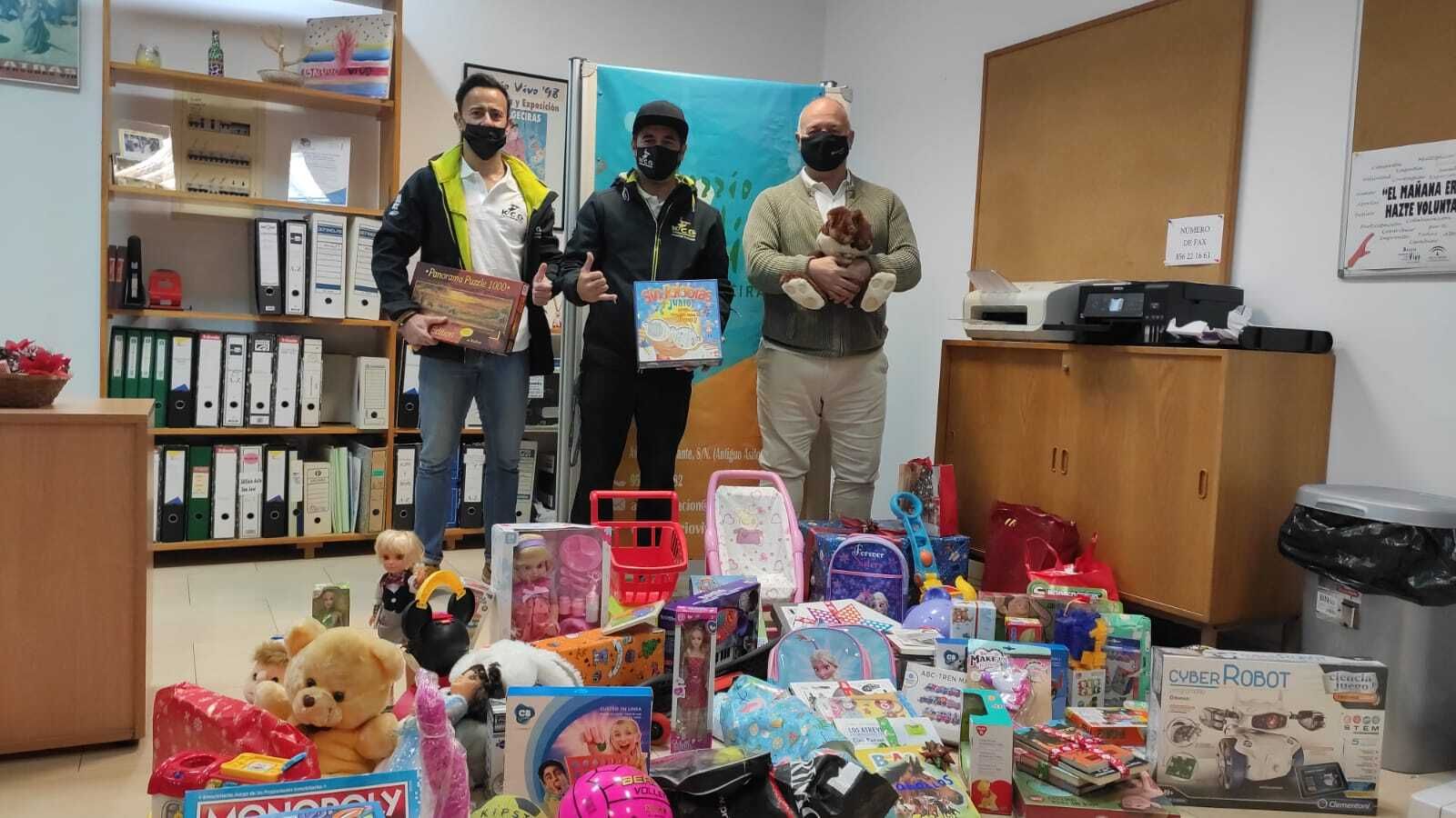 Algunos de los juguetes recogidos en la campaña de Barrio Vivo.