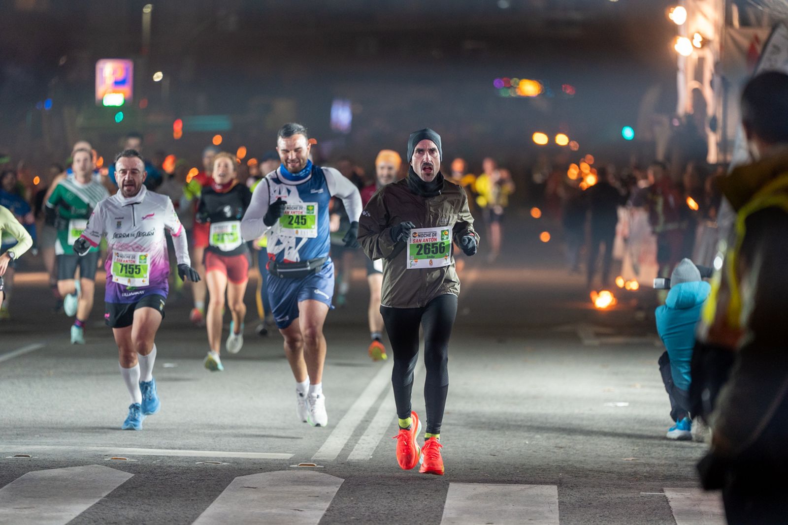 En imágenes: búscate en tu llegada a meta de la Carrera de San Antón 2026 (6)