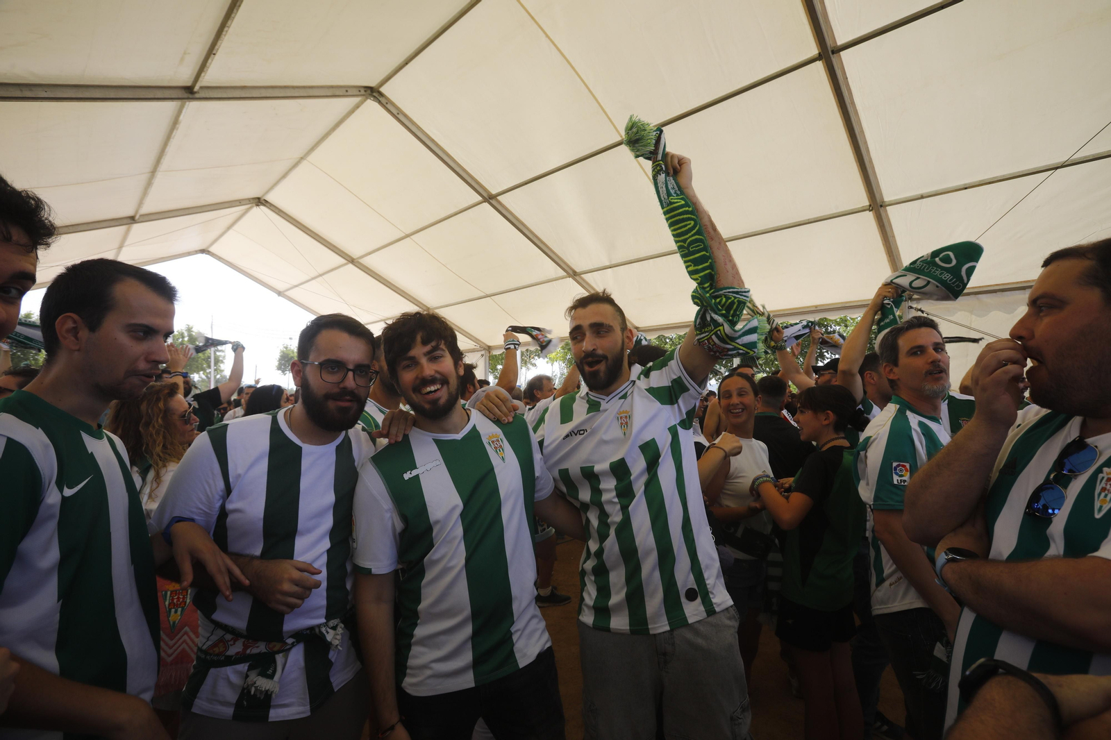 Las mejores fotos de la 'Fan Zone' del Córdoba CF antes del partido ante la Ponferradina