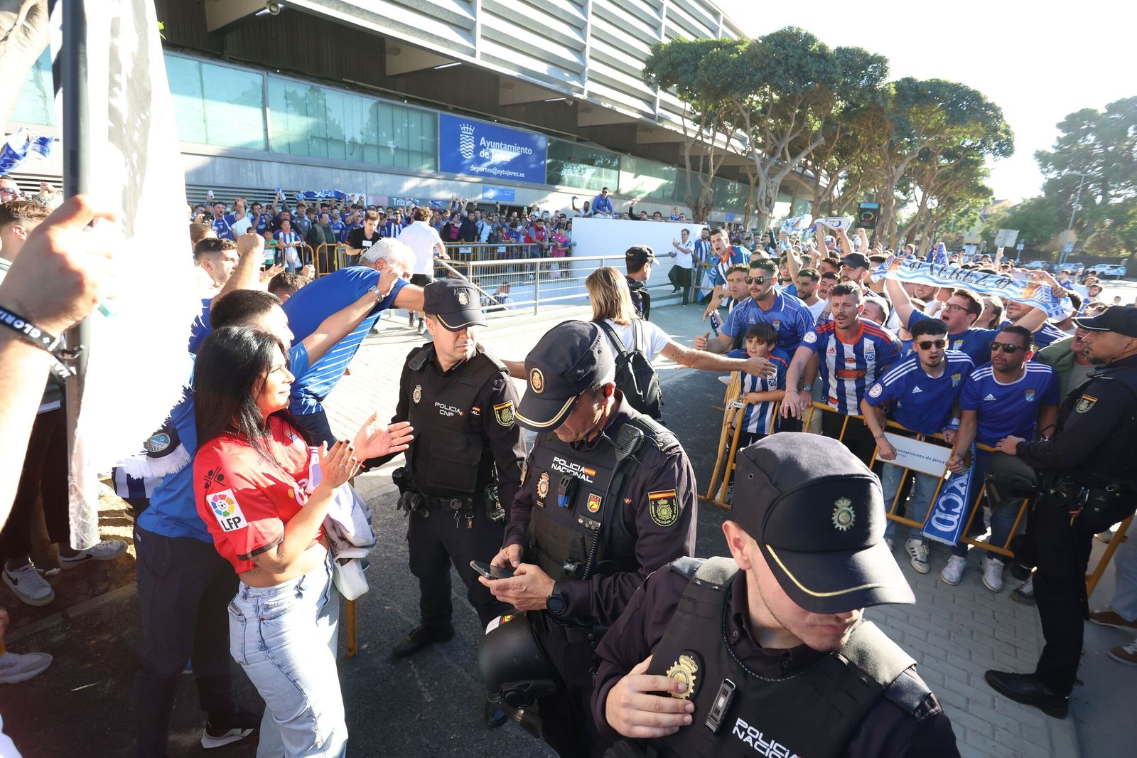 Así ha sido el recibimiento al Xerez CD en los aledaños de Chapín para el derbi