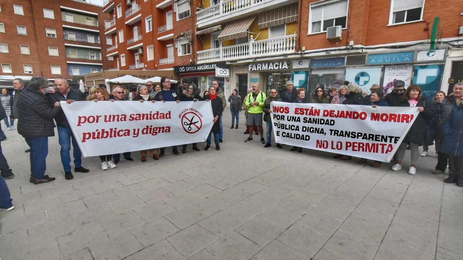 Pancarta "Por una sanidad pública y digna".