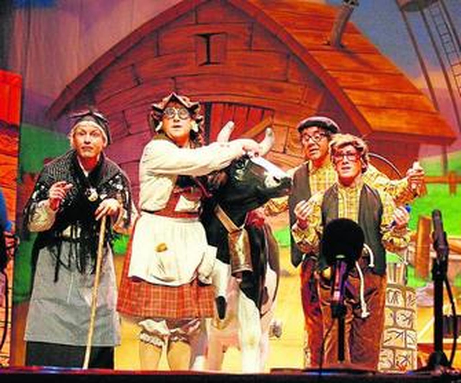 1. El cuarteto de algeciras. 2. El público, en pie para despedir a La alegría de la güerta. 3. Componentes de la comparsa mixta Calles de Harlem, en el camerino. 4. Los esquizofrénicos de Fali Ramos, en plena actuación. 5. En la imagen, la comparsa Porque digo la verdad, de Punta Umbría. 6. El periodista Joaquín Cabanillas presentó la octava jornada de las preliminares del Carnaval Colombino.