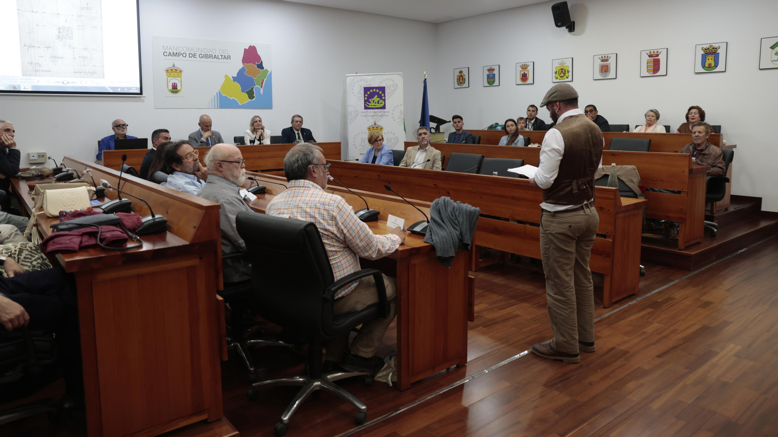 Las fotos de la presentación de la revista Almoraima número 60