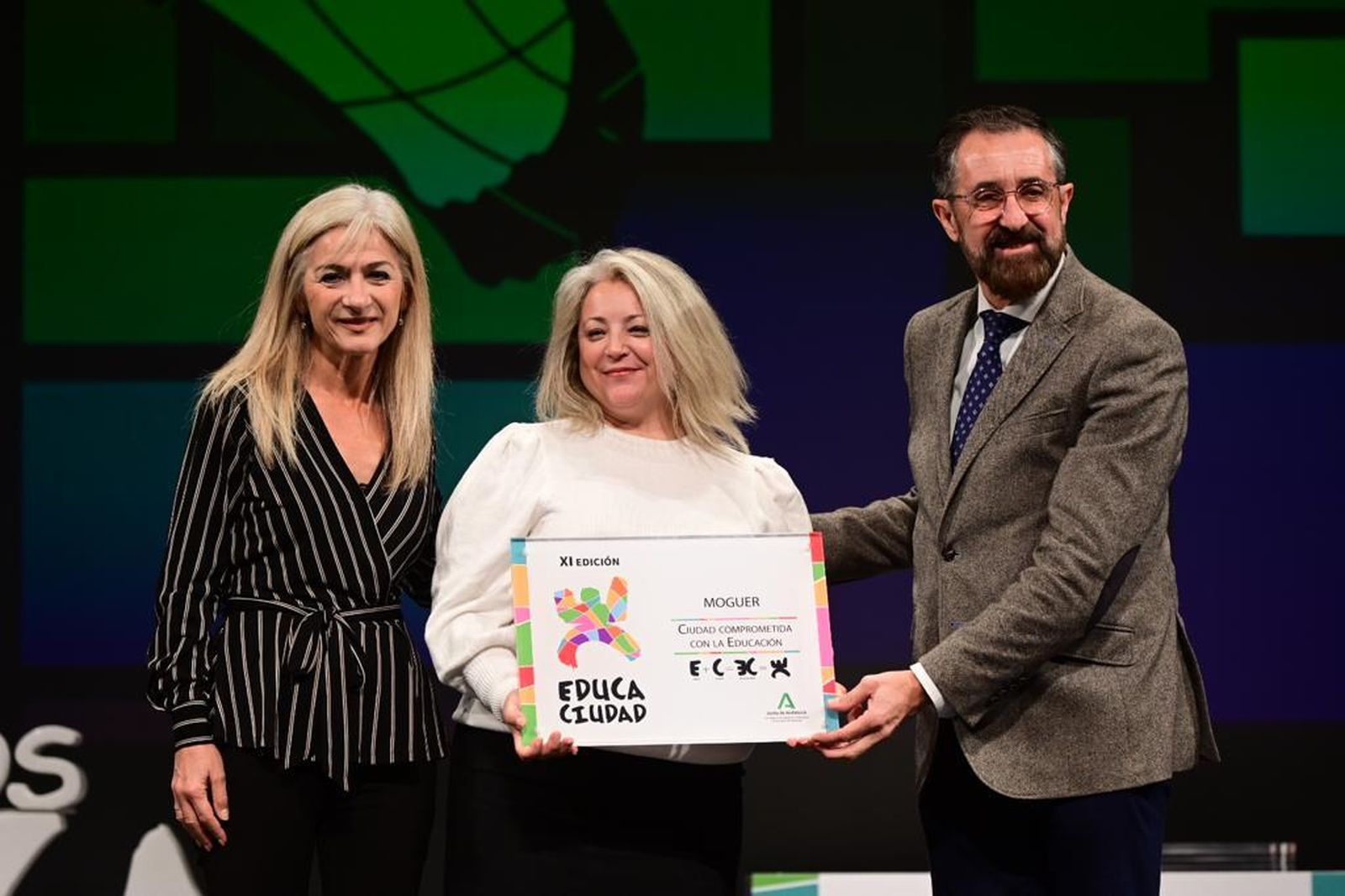 Momento de la entrega del Premio Educaciudad de Moguer.