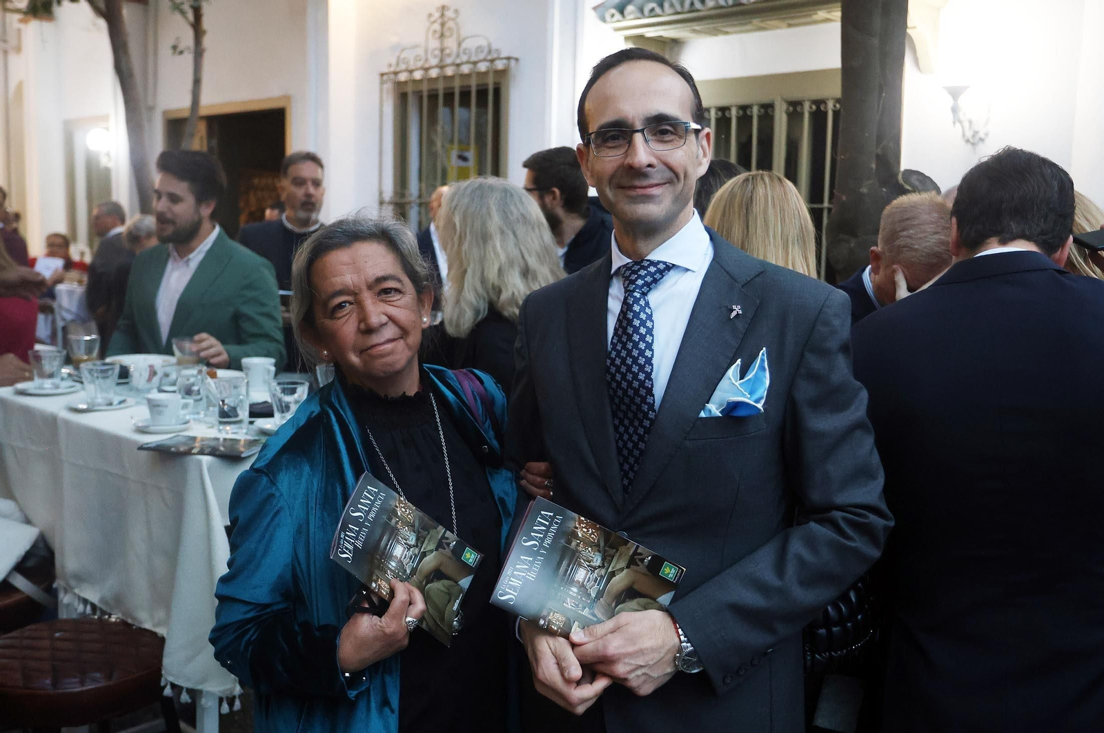 Imágenes de la presentación de "La Guía de Semana Santa de Huelva y Provincia" de Huelva Información