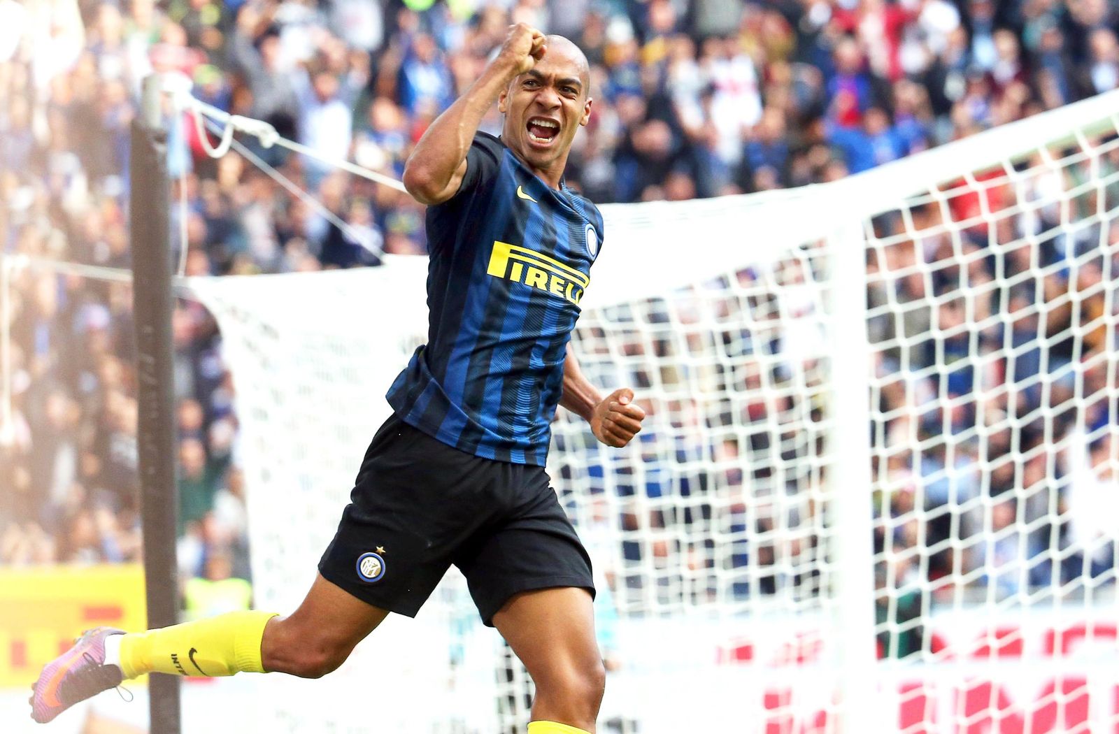 Joao Mario celebra un gol con el Inter.