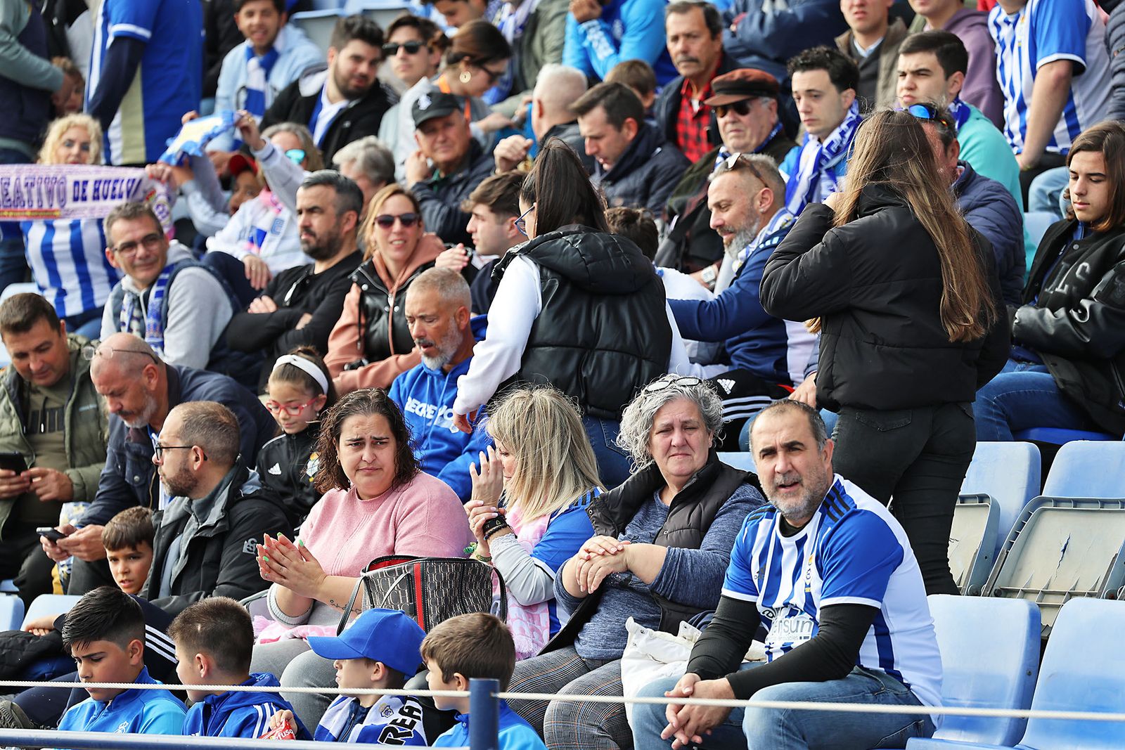 Ambiente en las gradas del Recreativo de Huelva vs AD Ceuta FC