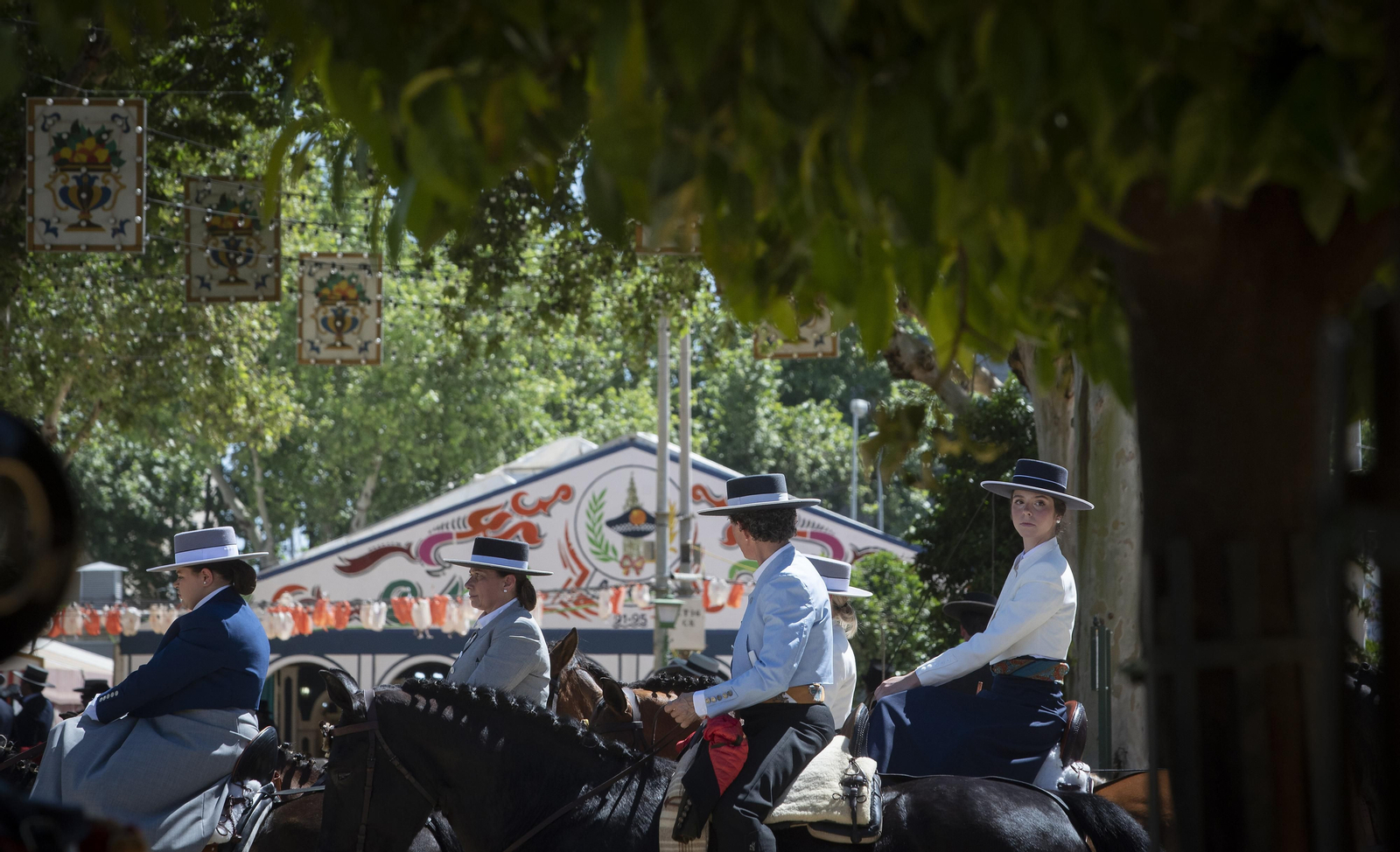 Sube la temperatura y el glamour en el lunes de Feria de Abril 2023