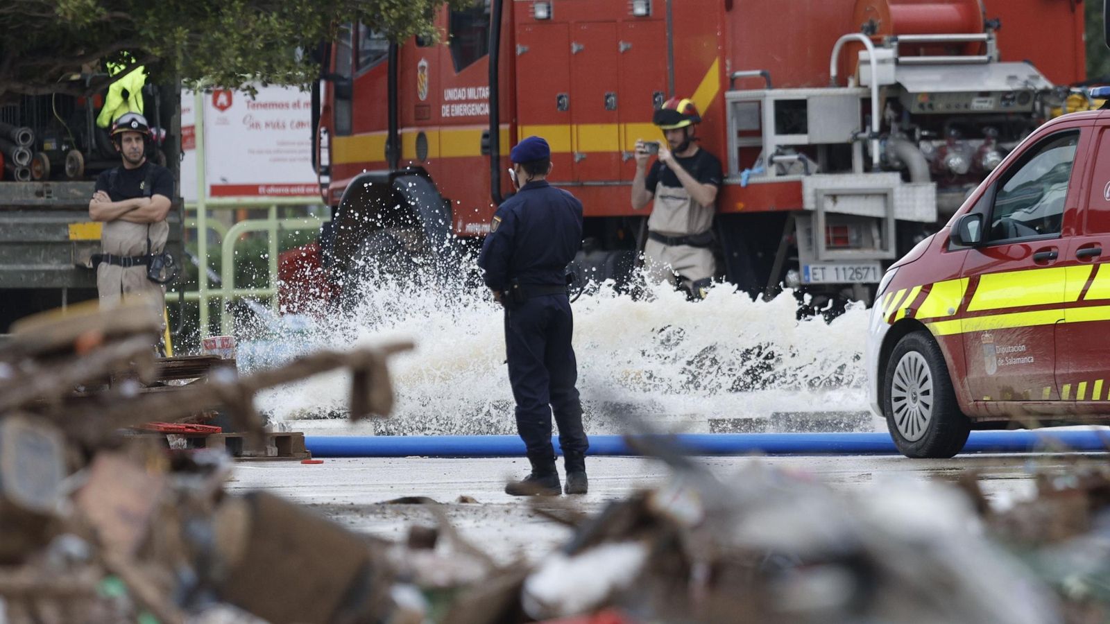 Trabajos de limpieza por la catártrofe de la DANA en Valencia