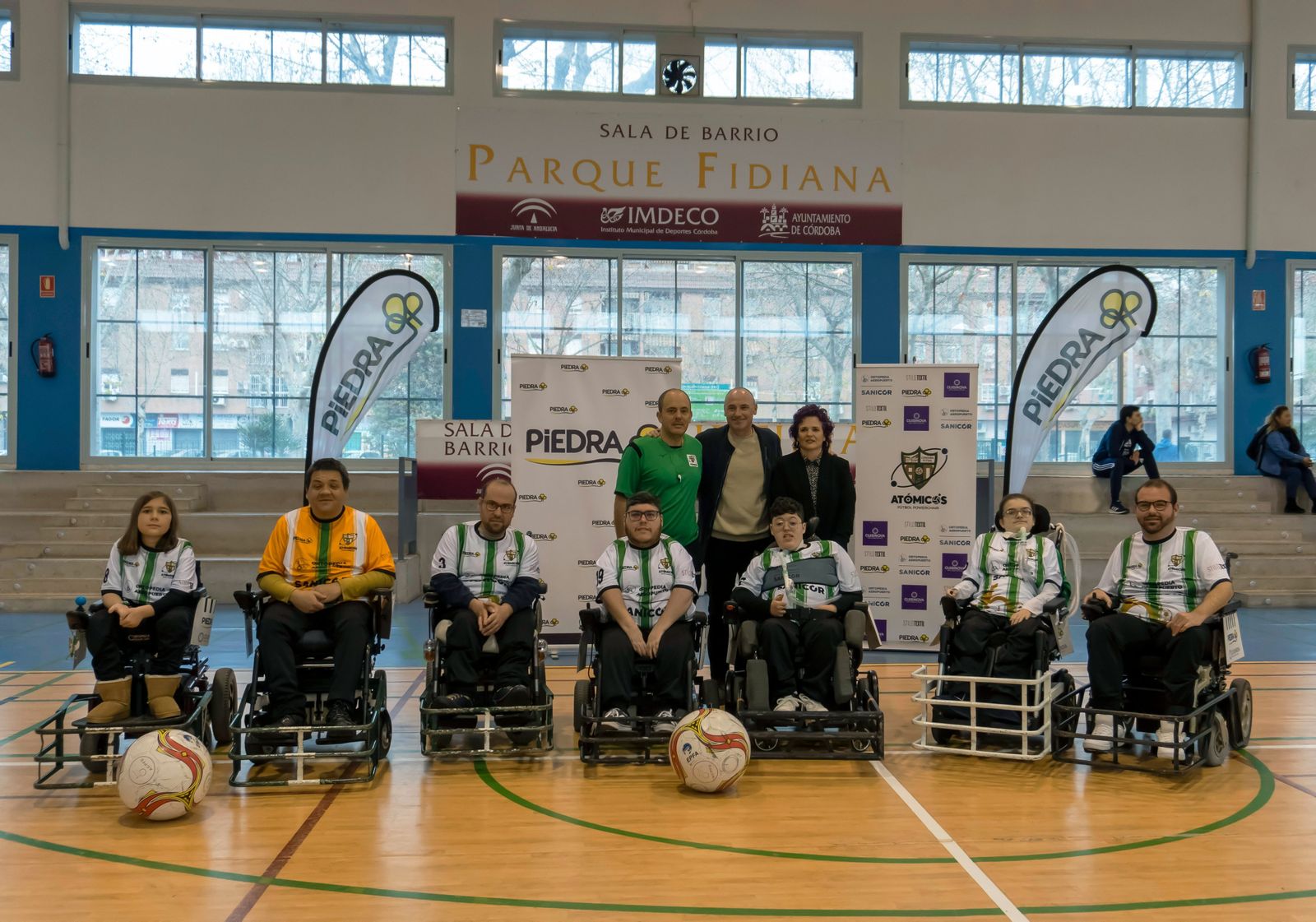 La plantilla del Córdoba Patrimonio Atómicos en Fidiana.