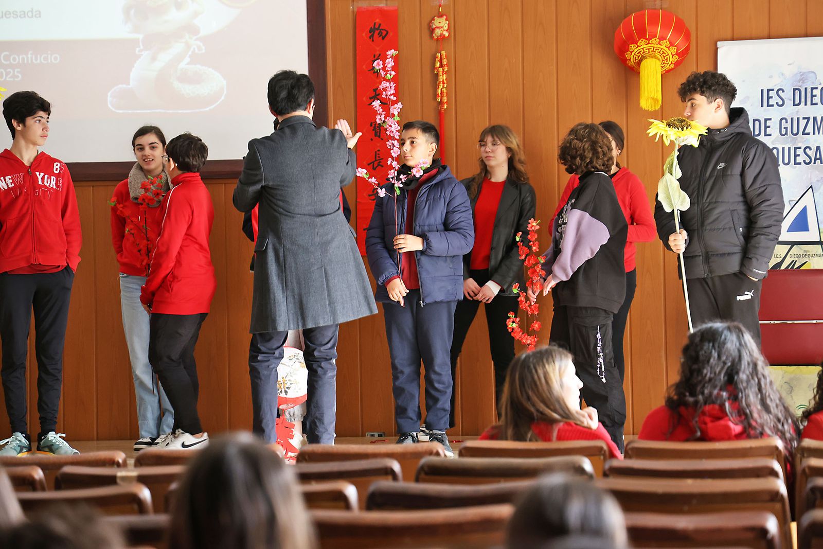 Imágenes de la celebración del Año Nuevo Chino de los alumnos del IES Diego de Guzmán y Quesada (el antiguo Femenino)