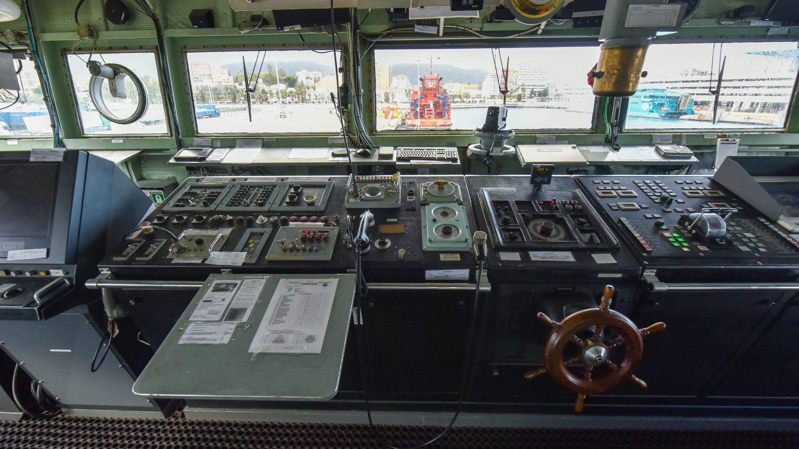 Las fotos de la patrullera Atalaya en el puerto de Algeciras