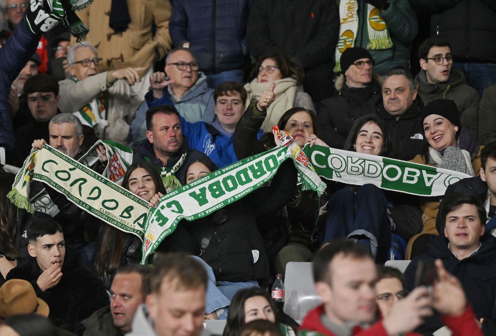 Las fotos del espectacular ambiente en El Arcángel en el derbi andaluz entre Córdoba CF y Málaga