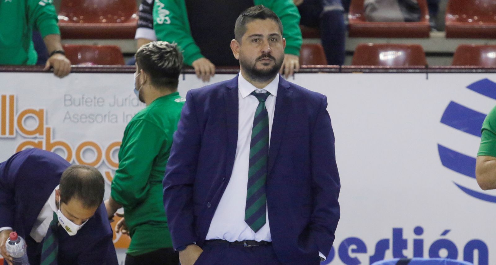 Josan González, con gesto de concentración, en un partido en Vista Alegre.