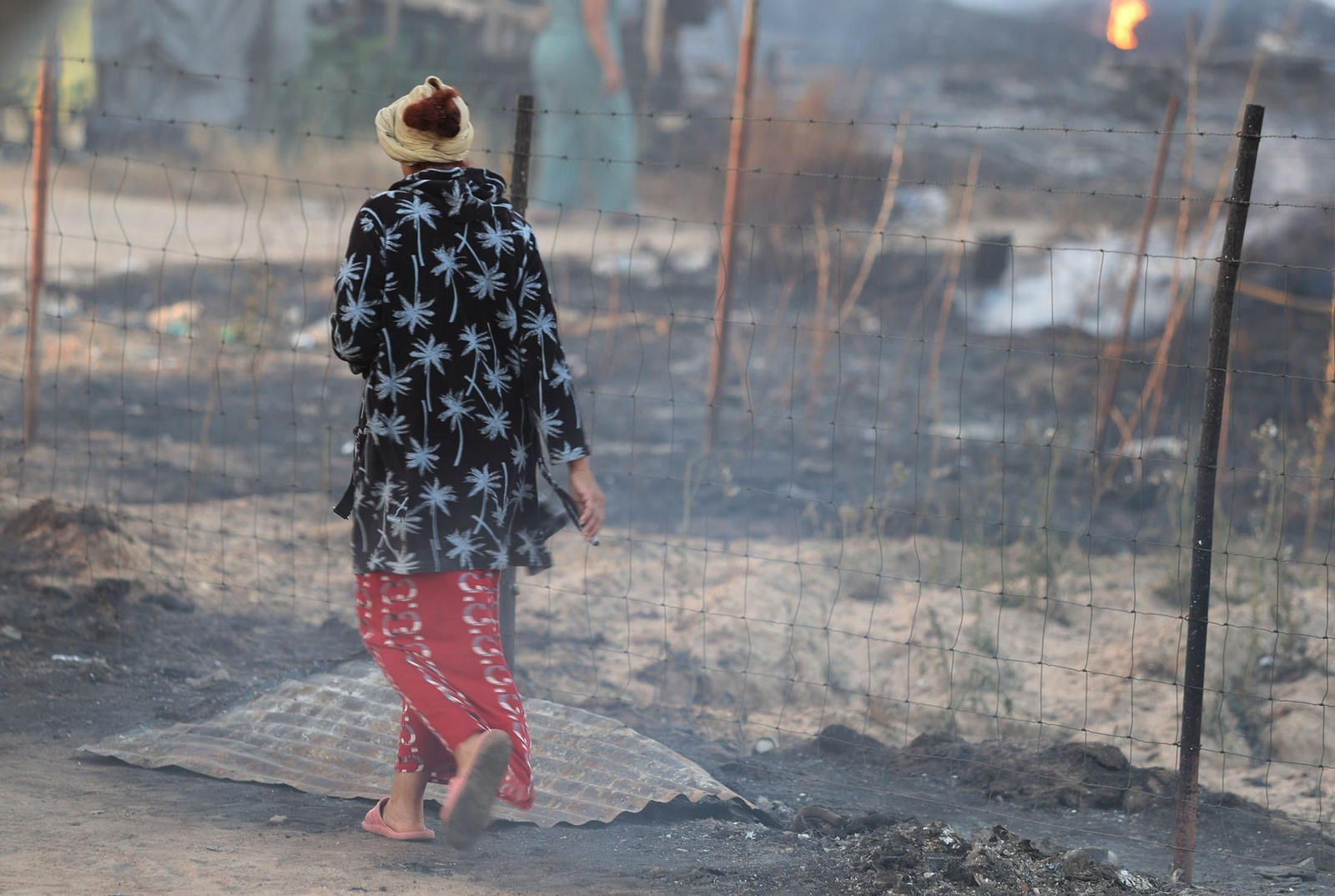 Las imágenes del incendio en un asentamiento en Lucena del Puerto