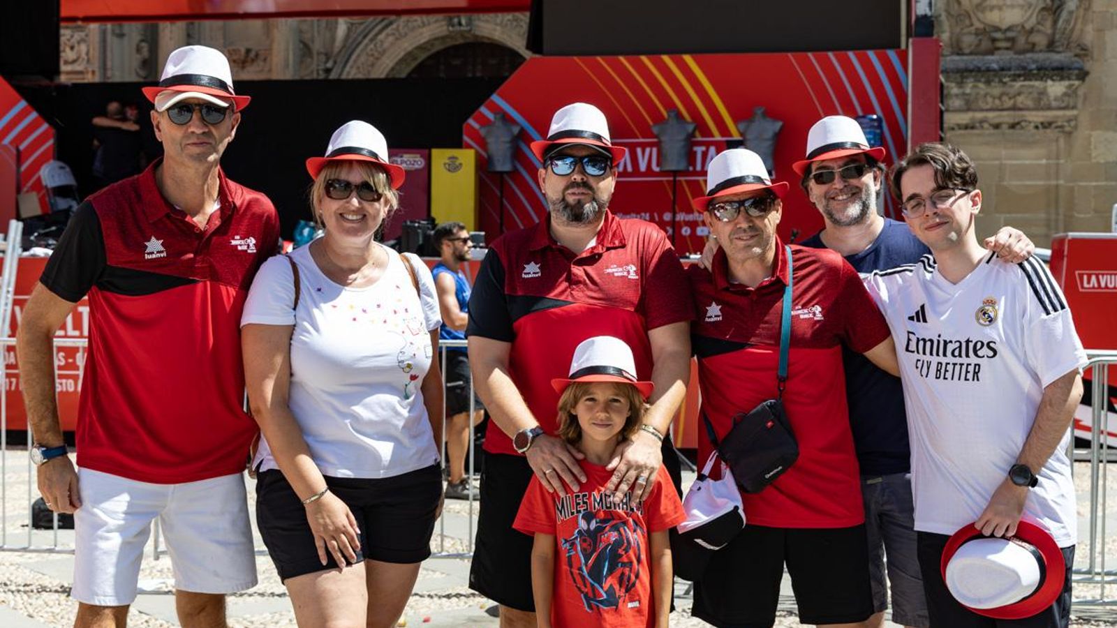 La salida de La Vuelta desde Úbeda, en imágenes