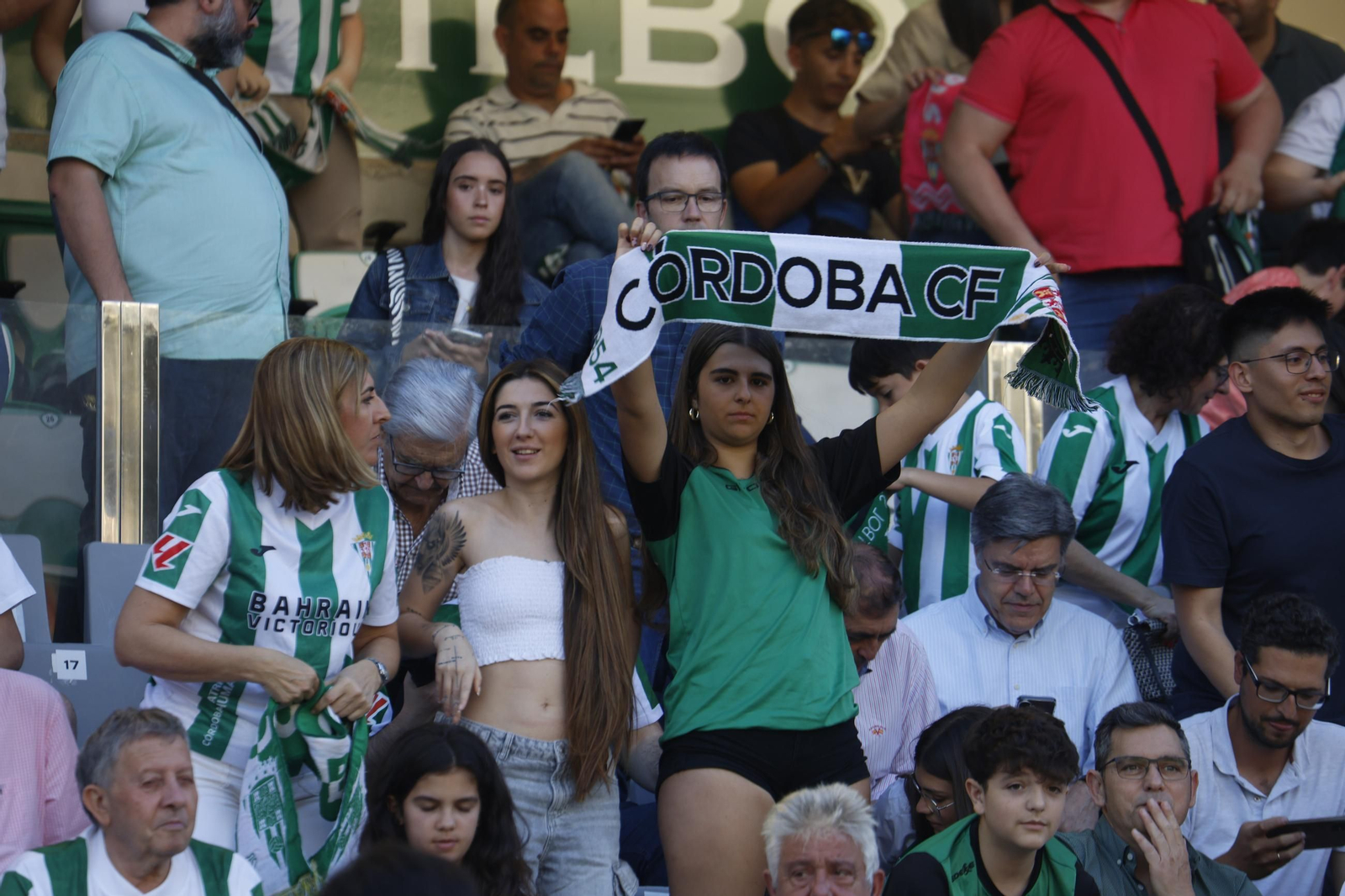 Las mejores fotos del ambiente en el emocionante Córdoba CF - Mirandés en El Arcángel