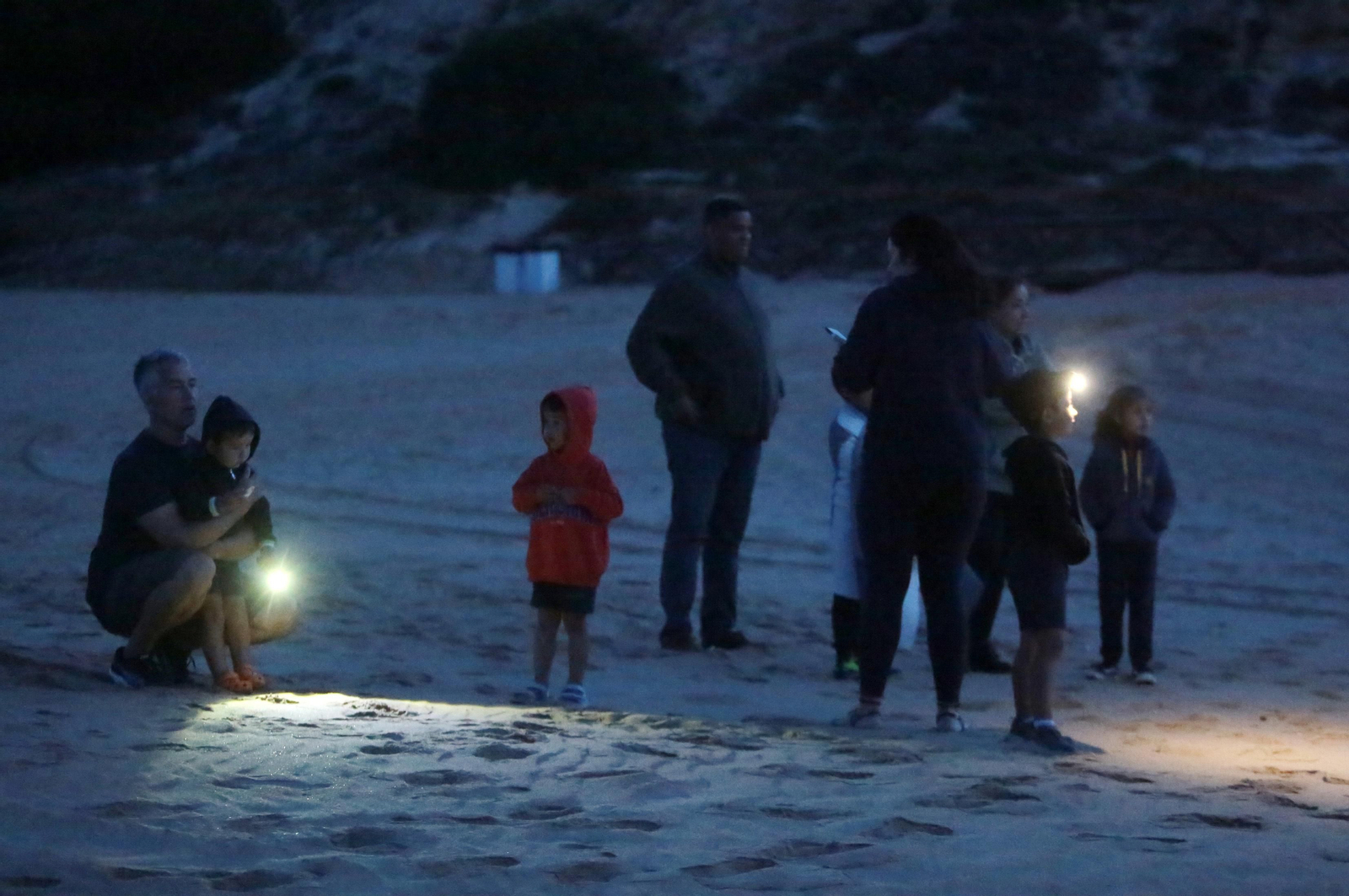 Imágenes del ambiente para ver el lanzamiento del cohete Miura 1