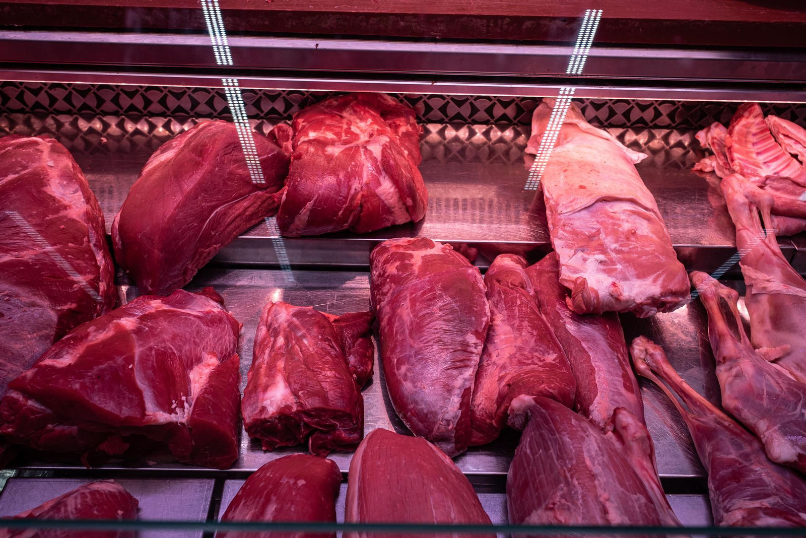 Las últimas compras en el Mercado del Carmen antes de Navidad, en imágenes