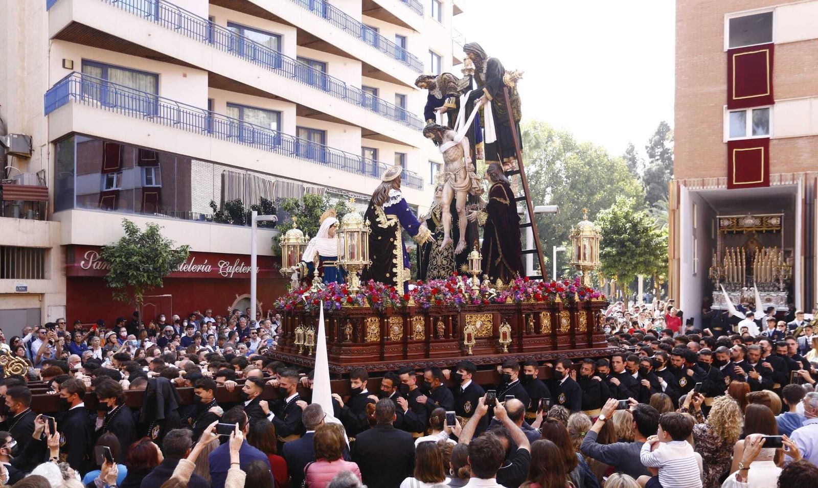 Señor del Descendimiento en su salida desde el barrio de la Malagueta