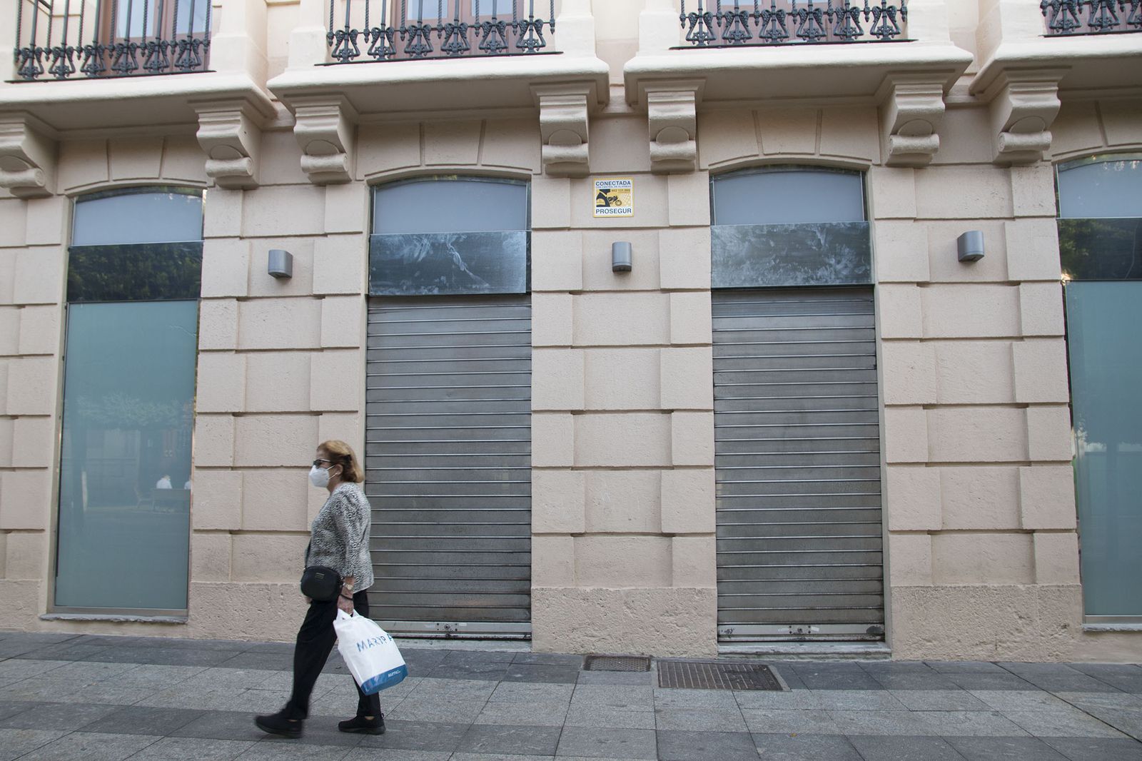 ¿Cuándo cierran los comercios y los bares de Granada por el coronavirus?