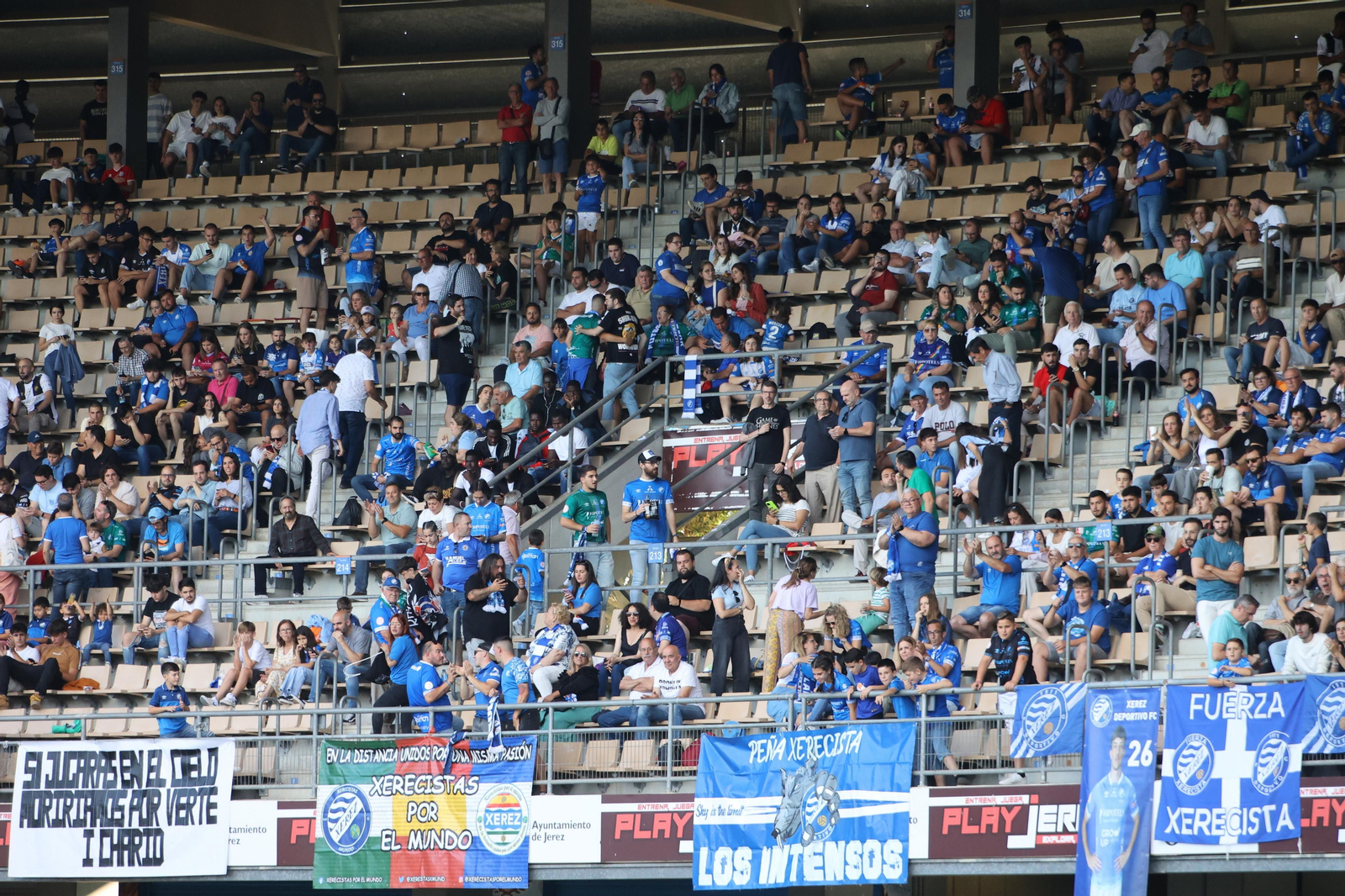 Búscate en el partido entre el Xerez DFC y Ceuta B en Chapín