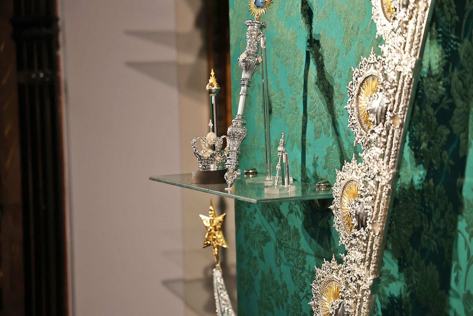 Sabatina y Bendición de nuevos atributos para la Virgen del Rocío