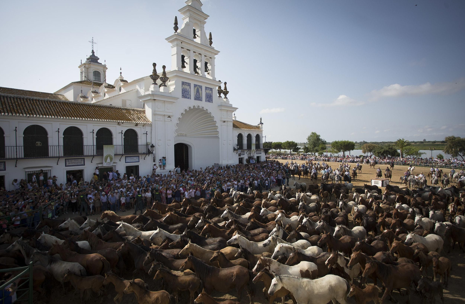 La tradicional y ancestral 'Saca de las  Yeguas', en imágenes