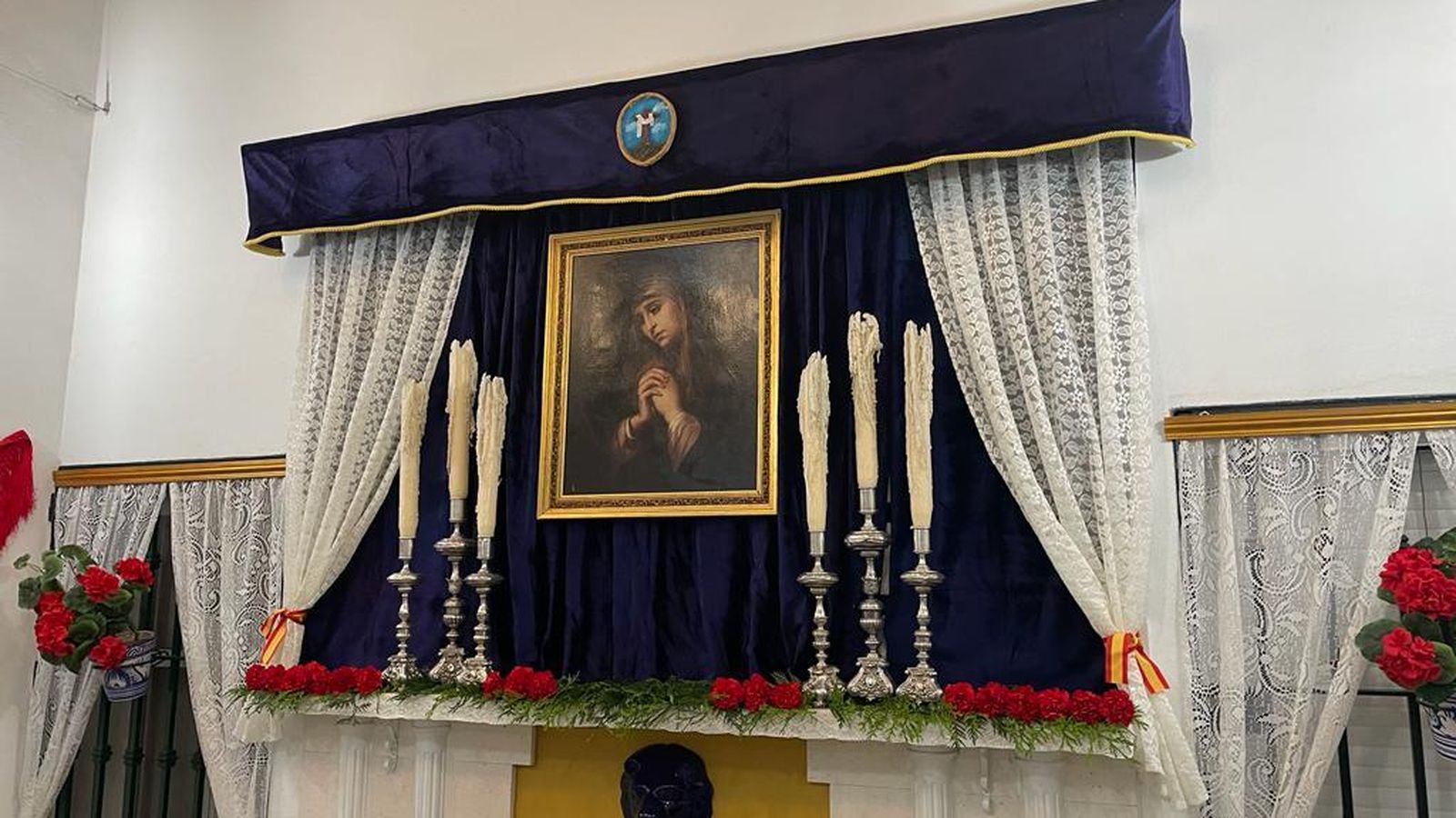 Detalle de la cruz de mayo en Triana