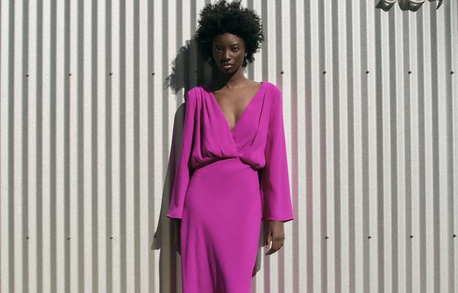 Diez vestidos de Zara con los que las mujeres mayores de 60 triunfan en Semana Santa.