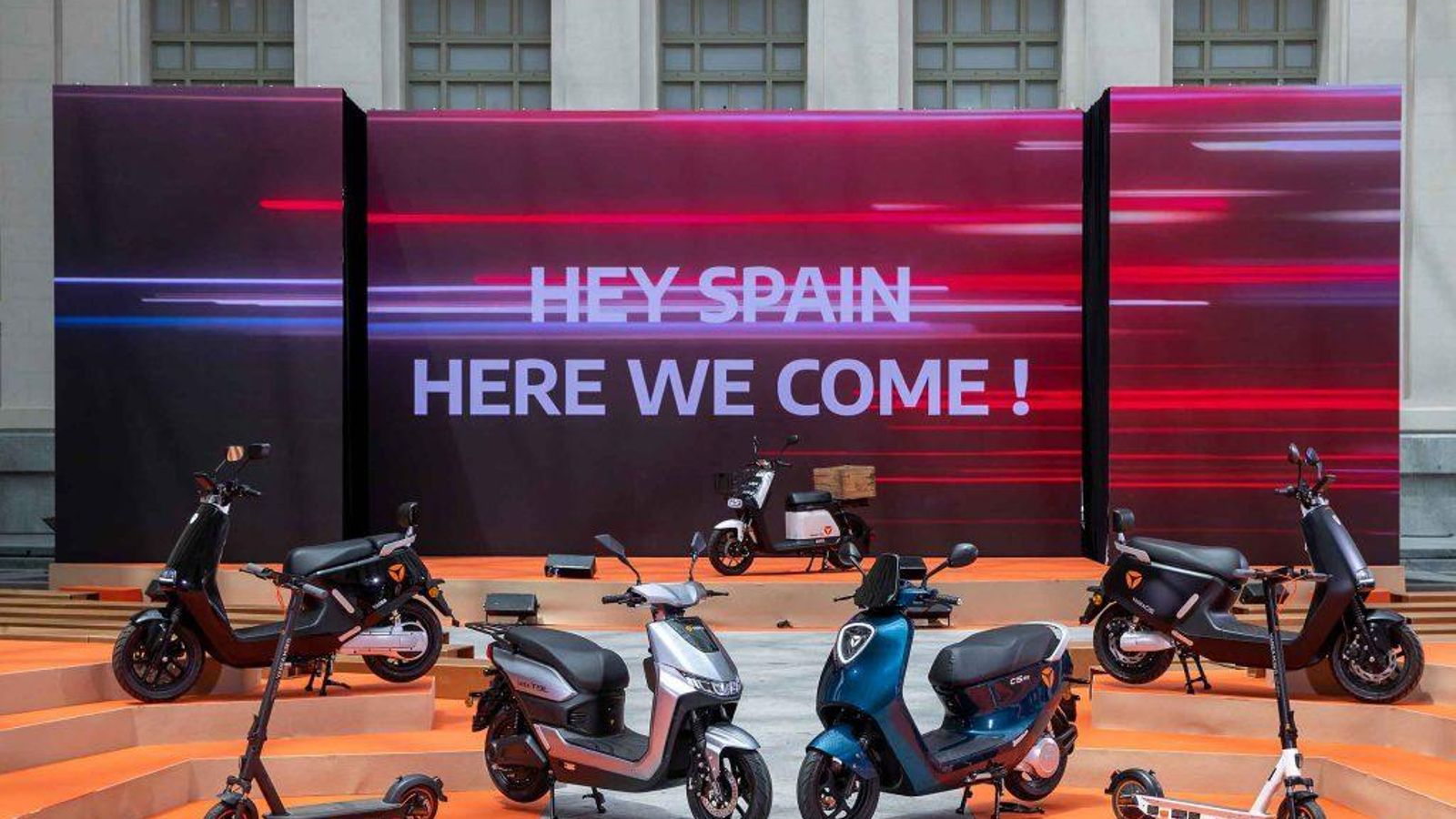 La oferta de Yadea contempla scooters con homologaciones L1 y L3e, además de patinetes.