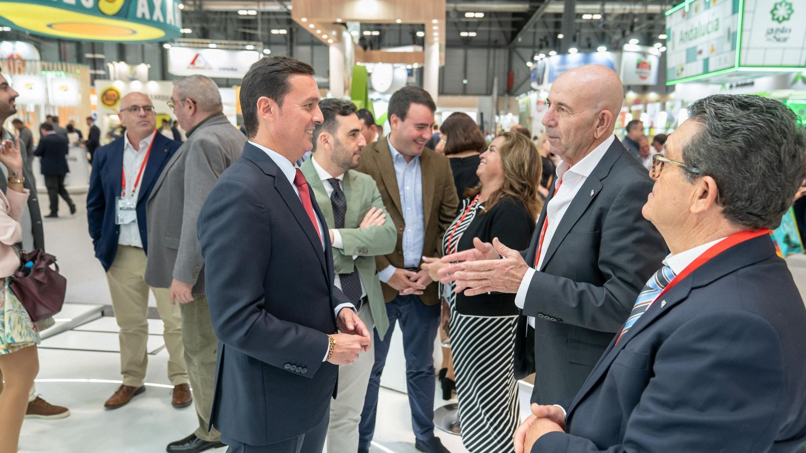 Javier A. García escenifica en Madrid el apoyo de la Diputación al campo almeriense.