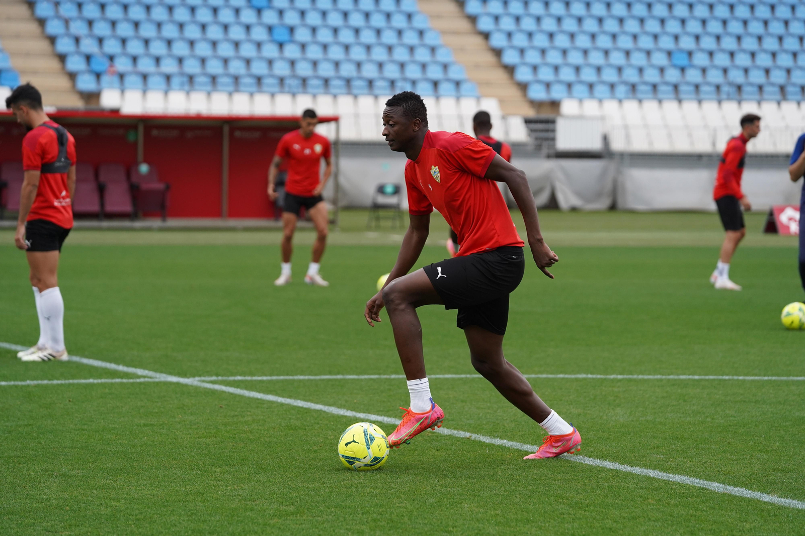 Sadiq, junto con Stuani en el Girona, está llamado a marcar las diferencias en la eliminatoria