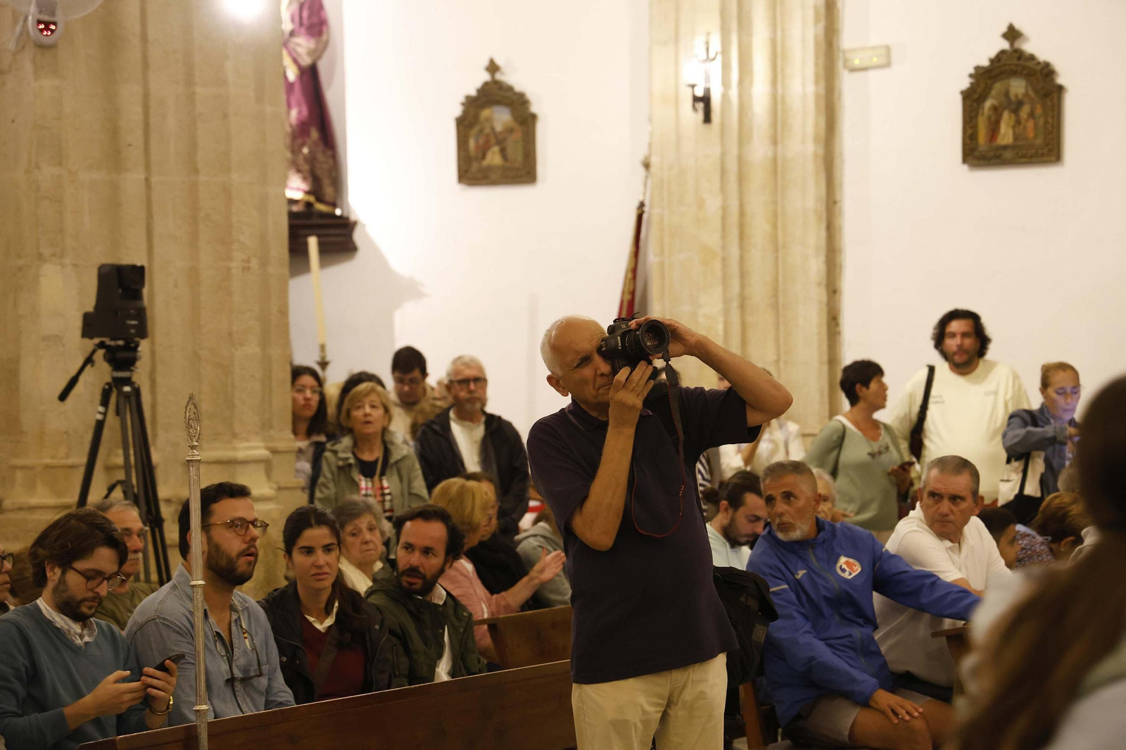 La Virgen de la Luz, patrona de Tarifa, regresa a su santuario entre el fervor y la lluvia
