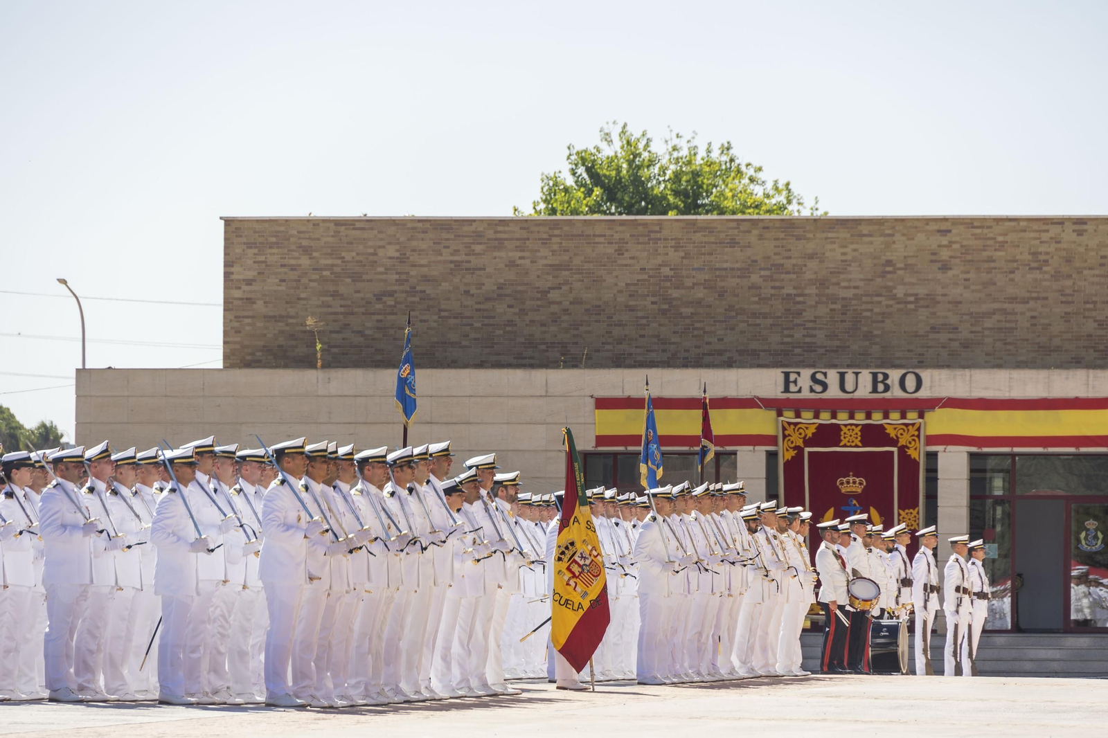 Las imágenes de la entrega de despachos a los nuevos suboficiales de la Armada Las imágenes de la entrega de despachos a los nuevos suboficiales de la Armada