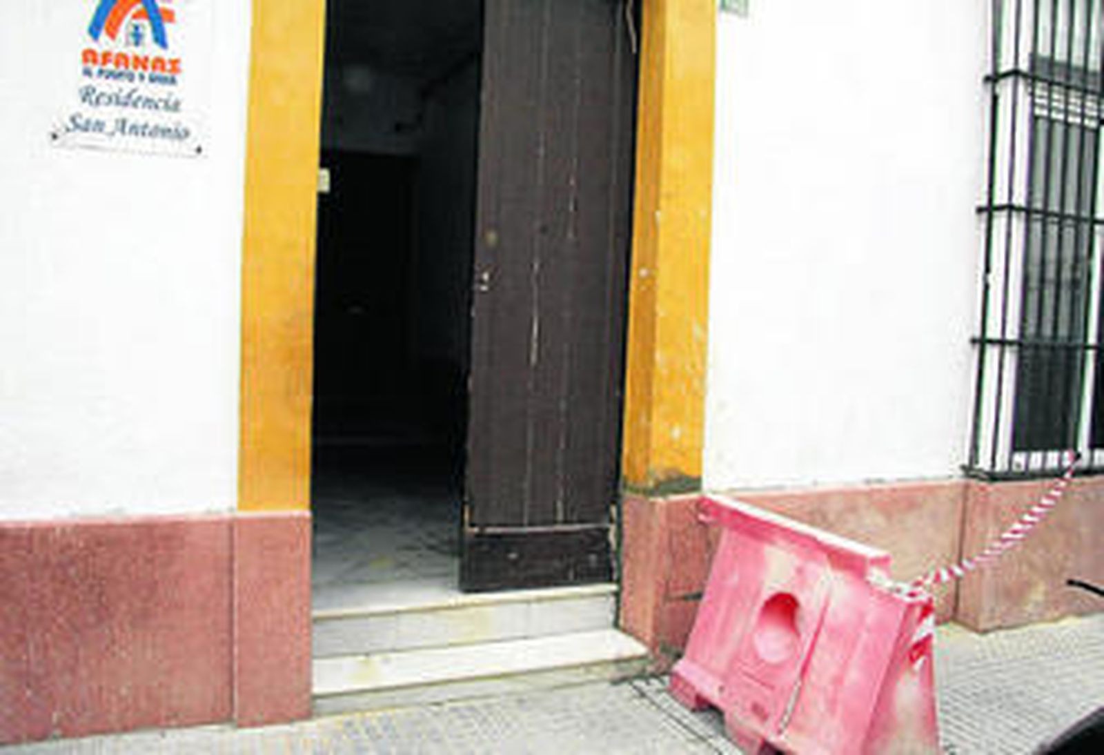 La fachada de las instalaciones de la residencia San Antonio de Afanas, en la calle Cielo.